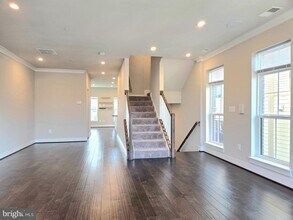 820 Fern Pl NW in Washington, DC - Foto de edificio - Building Photo