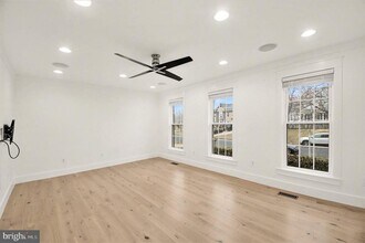 24 Lipscomb Ct in Sterling, VA - Building Photo - Building Photo