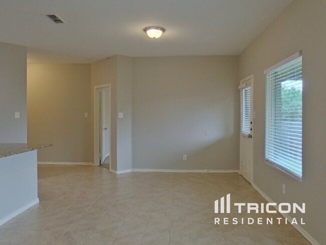 141 Bridlewood St in Azle, TX - Building Photo - Building Photo