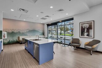 Altaire at Jackson Park in Seattle, WA - Building Photo - Building Photo