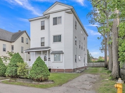 11 Nixon Ave in Worcester, MA - Building Photo - Building Photo