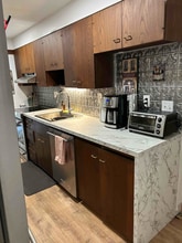 147 S Rocky River Dr in Berea, OH - Building Photo - Building Photo