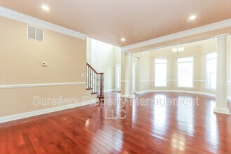 17 Greylynne Dr in Monroe Township, NJ - Building Photo - Building Photo