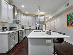 1300 St Bernard Ave in New Orleans, LA - Building Photo - Building Photo