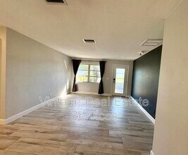 1074 S Woodbrook Drive South in Largo, FL - Building Photo - Building Photo