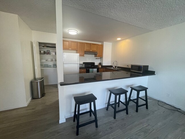 55 S Kukui St, Unit D1302 in Honolulu, HI - Building Photo - Building Photo