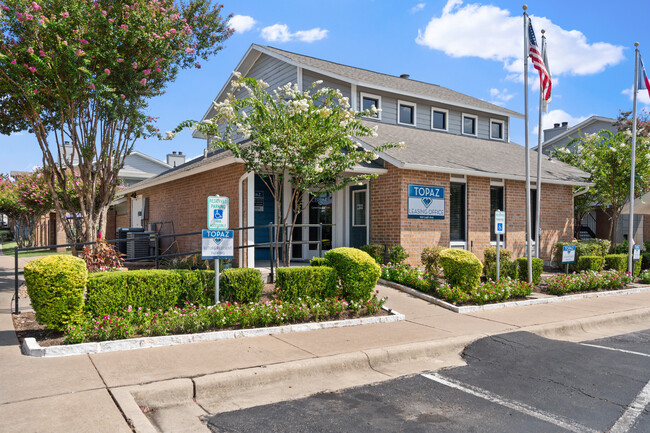 Topaz Apartments in San Marcos, TX - Building Photo - Building Photo