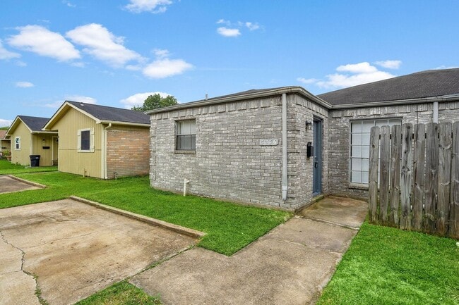 property at 3236 Scotch Moss Ln