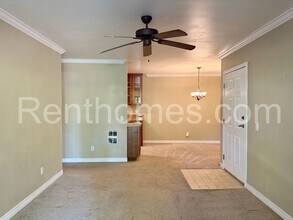 9929 Azuaga St in San Diego, CA - Foto de edificio - Building Photo