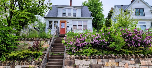 681 Lawson Ave E, Unit 1