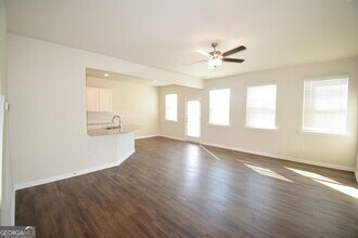 82 Sepia Oak Dr in Newnan, GA - Building Photo - Building Photo