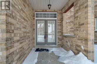 3196 Tim Dobbie Dr in Burlington, ON - Building Photo - Building Photo