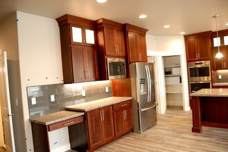 4047 W Adler Rd in Riverton, UT - Building Photo - Building Photo