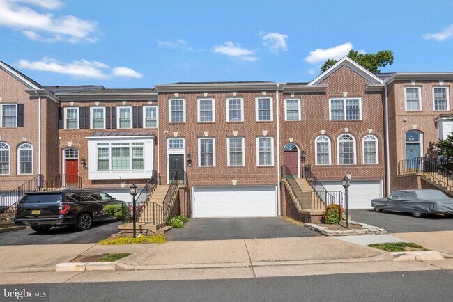 5587 Governors Pond Cir in Alexandria, VA - Building Photo - Building Photo