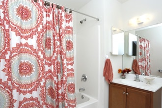 Twin Ponds Apartments in Hamilton, NJ - Foto de edificio - Interior Photo