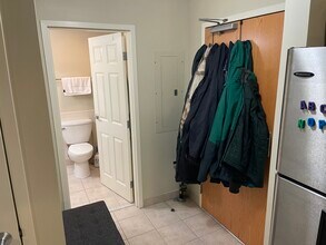 10 Florence St, Unit 200 in Malden, MA - Foto de edificio - Building Photo