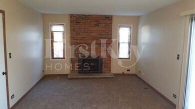 1400 Brittany Ct in Aurora, IL - Building Photo - Building Photo