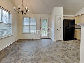 6889 Show Boat Ln in Cordova, TN - Foto de edificio - Building Photo