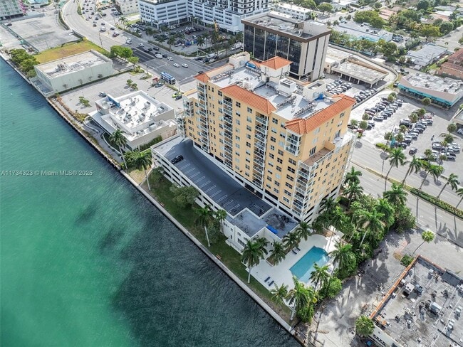 property at 1625 Kennedy Cswy