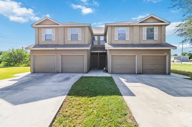 7301 Longing Trail in San Antonio, TX - Building Photo - Building Photo