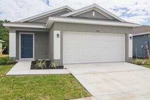 3374 N Park Dr in Fort Pierce, FL - Building Photo