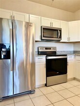 5125 Palm Springs Blvd in Tampa, FL - Foto de edificio - Building Photo