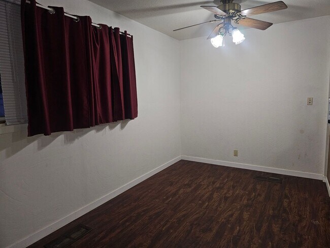 2085 1st Ave in Marion, IA - Building Photo - Building Photo