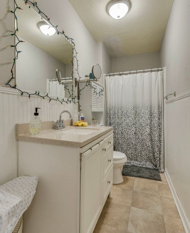 1092 Lynn Garden Dr in Kingsport, TN - Building Photo - Building Photo