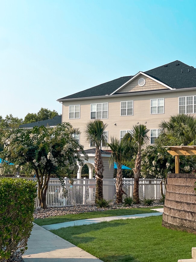 1500 Cadfel Ct, Unit 201 in Wilmington, NC - Building Photo - Building Photo