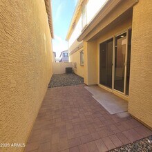 9833 W Catalina Dr in Avondale, AZ - Foto de edificio - Building Photo
