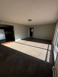 305 W Bismarck Expy in Bismarck, ND - Building Photo - Building Photo