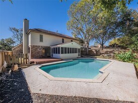 2722 Carmel Woods Dr in Seabrook, TX - Building Photo