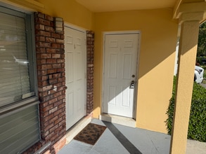 2419 NE 2nd Ave in Boca Raton, FL - Foto de edificio - Building Photo