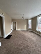 221 E Lincoln Ave in New Castle, PA - Building Photo - Building Photo