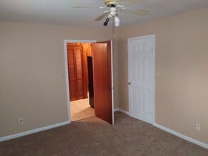 671 Georgia Ave, Unit 4 in Forest Park, GA - Building Photo - Building Photo