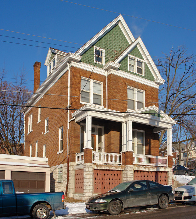 2411 Moerlein Ave in Cincinnati, OH - Building Photo