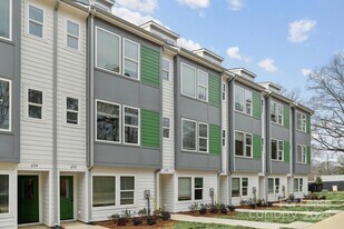 6134 Wilora Lake Rd in Charlotte, NC - Building Photo