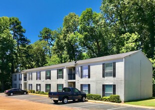 Preston Creek Apartment Homes in Longview, TX - Building Photo - Building Photo