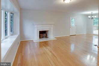 12026 Waples Mill Rd in Oakton, VA - Building Photo - Building Photo