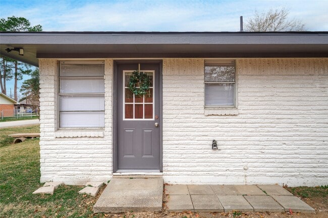 property at 309 S Magnolia St