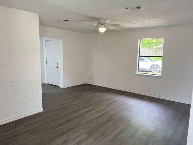 701 E Morton St in Denison, TX - Building Photo - Building Photo