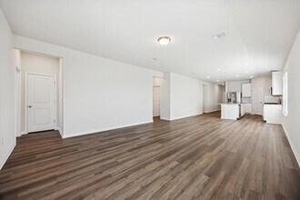 5000 Hazelnut Ln in Austin, TX - Building Photo - Building Photo