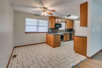 1204 N Crawford Ave in Norman, OK - Building Photo - Building Photo