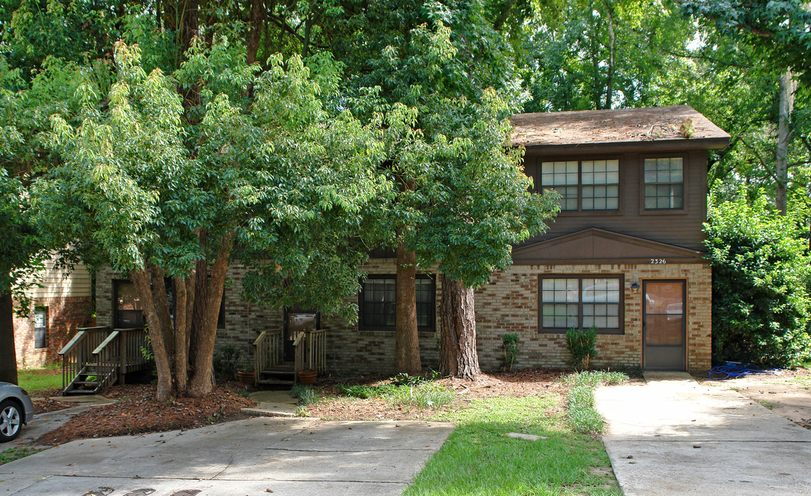 2322 Claremont Ln in Tallahassee, FL - Foto de edificio