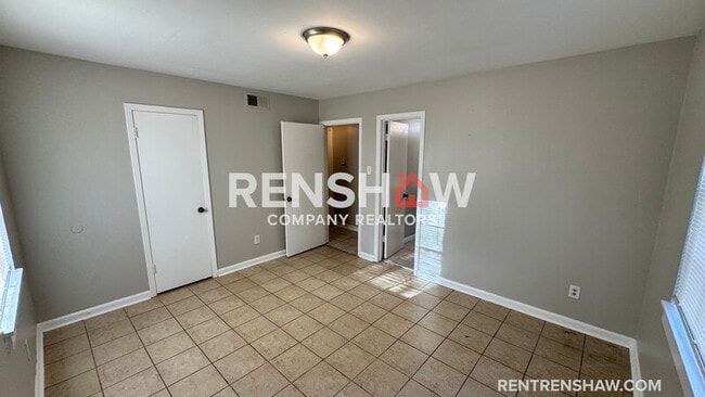 1976 Goldbrier Ln in Memphis, TN - Foto de edificio - Building Photo