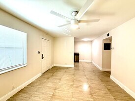 607 NE 29th Dr in Wilton Manors, FL - Building Photo