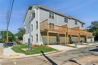 3648 S Fulton Ave in Hapeville, GA - Building Photo - Building Photo