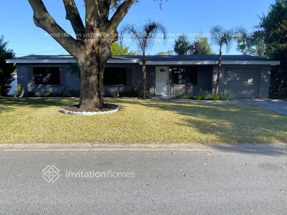 5609 Sandalwood Dr in Orlando, FL - Foto de edificio