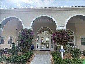 23640 Walden Center Dr in Bonita Springs, FL - Building Photo - Building Photo