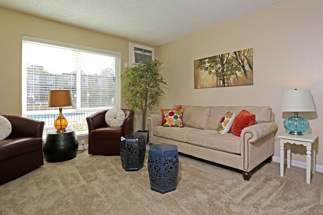 River's Edge Apartments in Carmichael, CA - Foto de edificio - Interior Photo